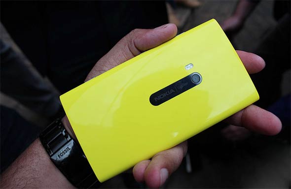 В чем разница между Nokia Lumia 920 и 808 PureView? В чем разница между Nokia Lumia 920 и 808 PureView?