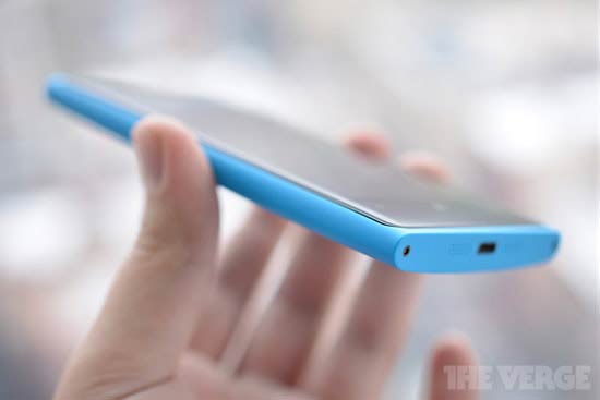 Официально: Nokia Lumia 920 в голубом цвете Официально: Nokia Lumia 920 в голубом цвете