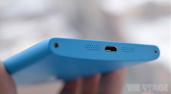 Официально: Nokia Lumia 920 в голубом цвете Официально: Nokia Lumia 920 в голубом цвете