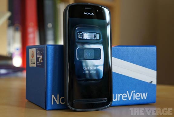 Nokia 808 лучший камерафон, Lumia 800 - лучший дизайн Nokia 808 лучший камерафон, Lumia 800 - лучший дизайн