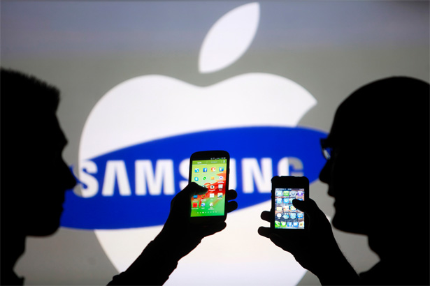 Apple сдает позиции компании Samsung в борьбе за лидерство на мобильном рынке