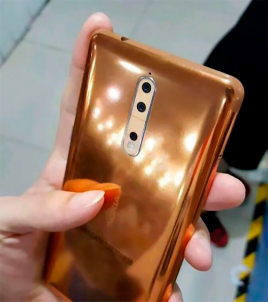 В Сети появилась утечка с фотографиями Nokia 8 в золотом цвете