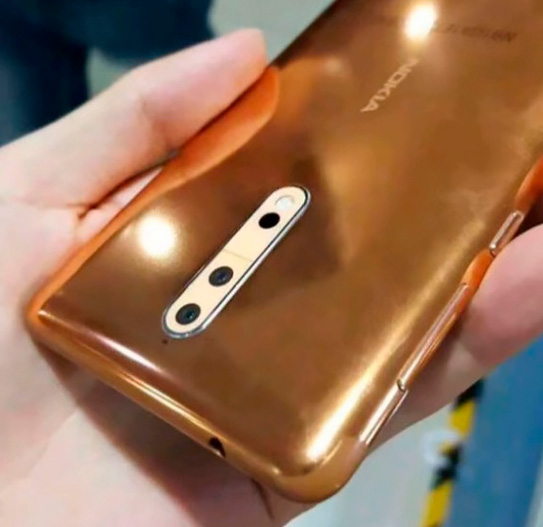 В Сети появилась утечка с фотографиями Nokia 8 в золотом цвете