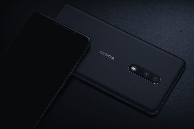 На реальных фотографиях был продемонстрирован дизайн Nokia 9