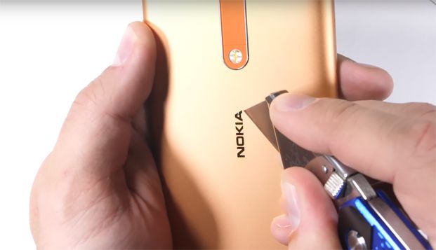 Энтузиасты протестировали смартфон Nokia 5 на прочность