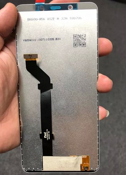 На новых фотографиях смартфона Nokia X7 отсутствует «чёлка»